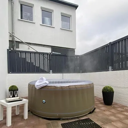 Royal Ocean Mit Sauna, Spielekonsole Und Whirlpool Holiday home Rostock