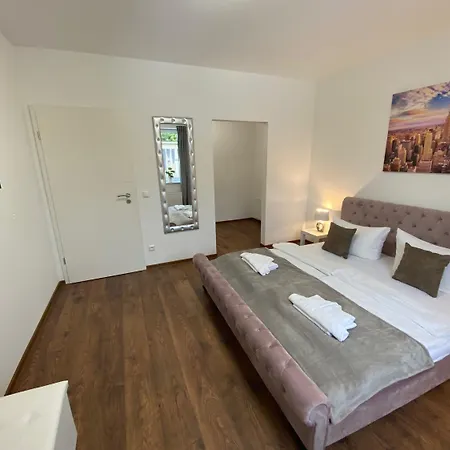 Royal Ocean Mit Sauna, Spielekonsole Und Whirlpool * Rostock